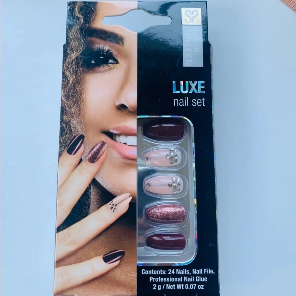 Fake nails